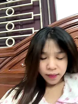 Snapshot of Lyli-122 chatting on January 6, 2026, 2:48 am Lyli-122 online show from January 6, 2026, 2:48 am