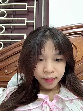 Snapshot of Lyli-122 chatting on February 6, 2026, 11:02 am Lyli-122 online show from February 6, 2026, 11:02 am