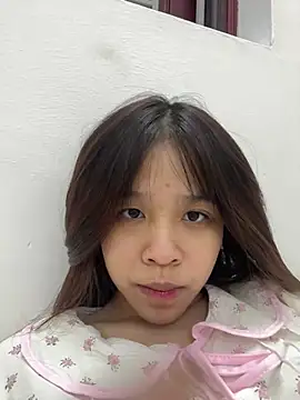 Snapshot of Lyli-122 chatting on February 28, 2026, 1:23 pm Lyli-122 online show from February 28, 2026, 1:23 pm