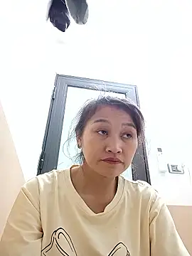 yumyum112 online show from January 12, 2026, 11:59 am