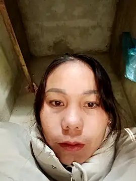 vanvan005 online show from January 12, 2026, 2:28 am