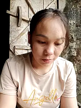 vanvan005 online show from April 16, 2026, 2:56 am