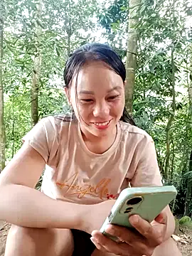 vanvan005 online show from May 15, 2026, 10:55 am