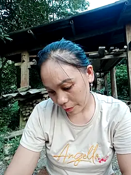 vanvan005 online show from May 26, 2026, 11:28 am