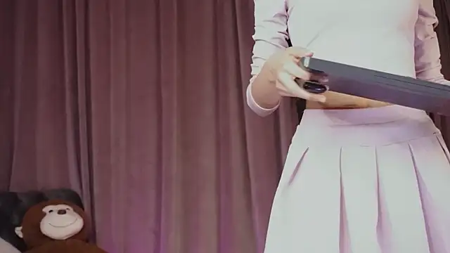 ZariaaVera online show from April 19, 2026, 8:11 pm