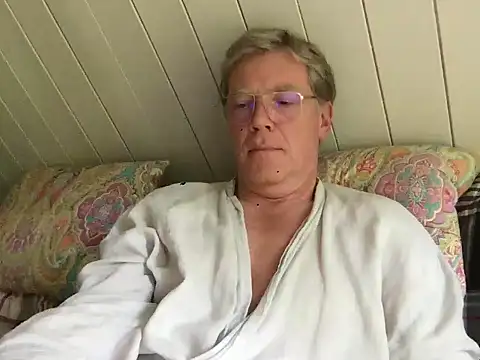 Snapshot of abibull chatting on May 16, 2026, 8:44 am abibull online show from May 16, 2026, 8:44 am