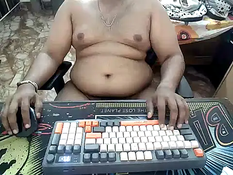 maxi23932 online show from April 21, 2026, 10:21 am