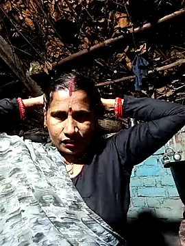 Hot bhi38 online show from April 30, 2026, 8:37 pm
