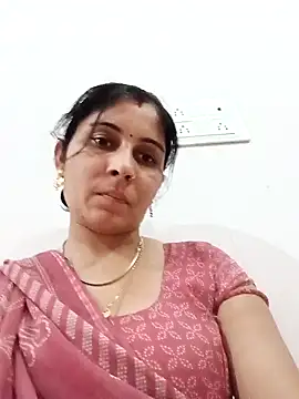 Snapshot of Hot_ree85 chatting on April 27, 2026, 1:20 pm Hot ree85 online show from April 27, 2026, 1:20 pm