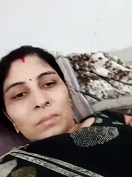 Snapshot of Hot_ree85 chatting on April 28, 2026, 10:20 am Hot ree85 online show from April 28, 2026, 10:20 am