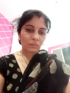 Snapshot of Hot_ree85 chatting on April 28, 2026, 11:32 pm Hot ree85 online show from April 28, 2026, 11:32 pm