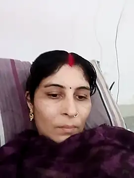 Snapshot of Hot_ree85 chatting on April 30, 2026, 10:32 am Hot ree85 online show from April 30, 2026, 10:32 am