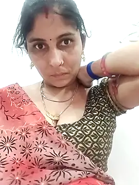 Snapshot of Hot_ree85 chatting on May 4, 2026, 4:14 pm Hot ree85 online show from May 4, 2026, 4:14 pm