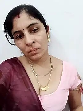 Snapshot of Hot_ree85 chatting on May 5, 2026, 10:34 am Hot ree85 online show from May 5, 2026, 10:34 am