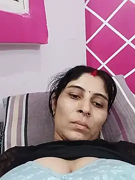 Snapshot of Hot_ree85 chatting on May 27, 2026, 2:47 pm Hot ree85 online show from May 27, 2026, 2:47 pm