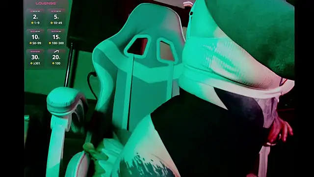 Gloomy Suemi online show from April 9, 2026, 3:28 pm