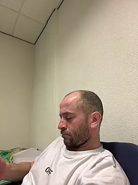 Majestik1 online show from April 24, 2026, 6:54 pm