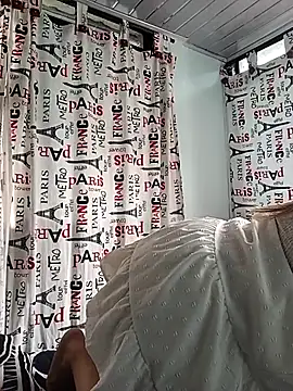 natalliecoopers online show from April 23, 2026, 7:16 pm