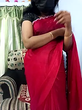 Snapshot of Tinarosy13 chatting on February 17, 2026, 11:22 pm Tinarosy13 online show from February 17, 2026, 11:22 pm