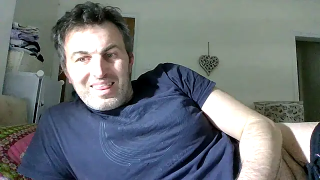 Snapshot of Hakfin666 chatting on May 9, 2026, 10:37 pm Hakfin666 online show from May 9, 2026, 10:37 pm