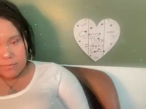 Snapshot of Thickfreakylatina chatting on June 24, 2026, 12:09 am Thickfreakylatina online show from June 24, 2026, 12:09 am