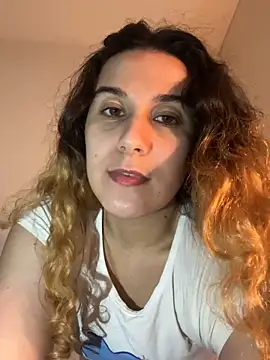 joanaguerreiru online show from February 11, 2026, 11:10 pm