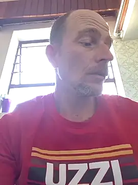 Layla-Mike online show from March 7, 2026, 2:03 pm