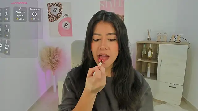 Sussan Monroe online show from April 3, 2026, 10:35 am