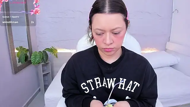 lanna 18  online show from April 22, 2026, 11:34 am