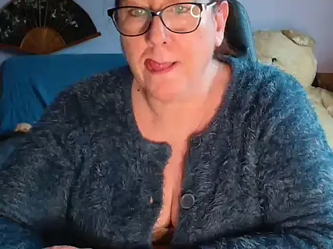 xmyriamx online show from February 14, 2026, 2:14 pm