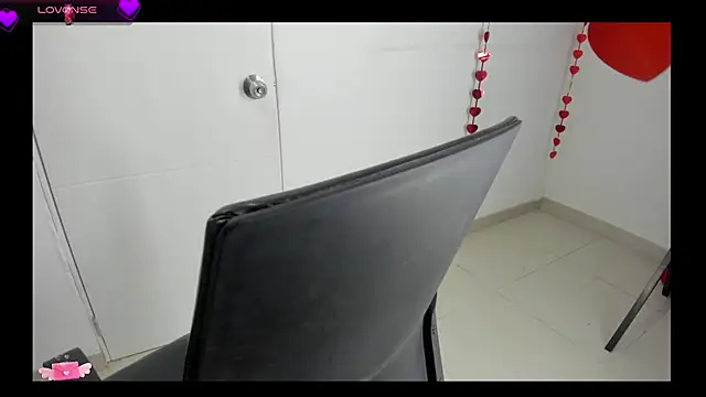 Jessica Beltrann online show from February 25, 2026, 7:56 pm