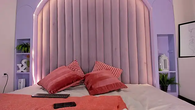 AmberStonne   online show from February 19, 2026, 3:02 am