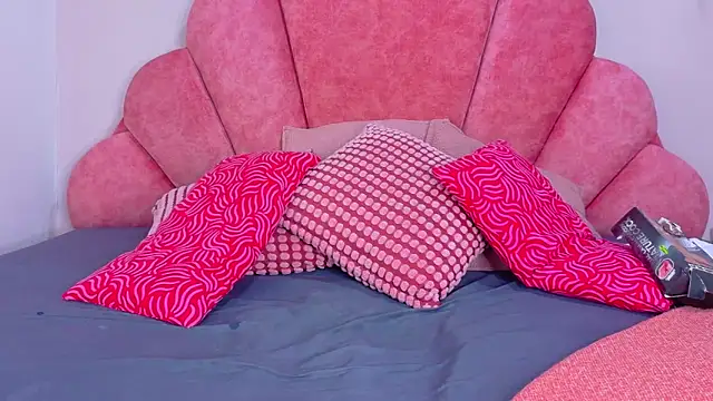 AmberStonne   online show from April 21, 2026, 3:02 am