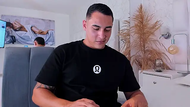 MassimoCo  online show from February 11, 2026, 10:59 pm