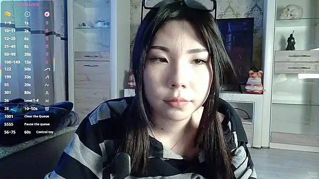 AprilOnilll online show from February 19, 2026, 10:33 am