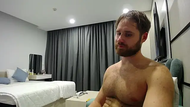 LorenzoLux online show from April 17, 2026, 12:41 pm