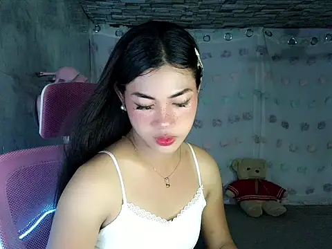 Margalona  online show from April 15, 2026, 5:47 am