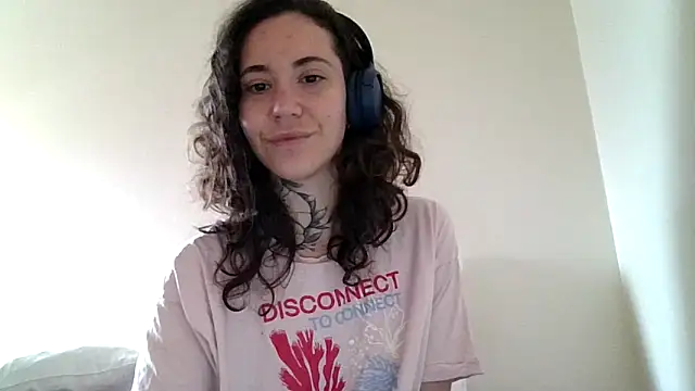 Dirty Pink online show from March 5, 2026, 9:38 am