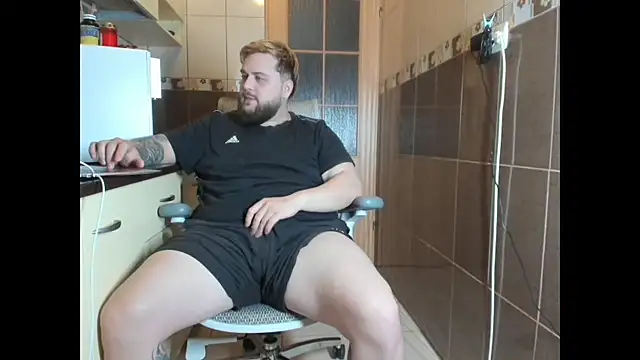 ashtondel online show from April 16, 2026, 2:01 am