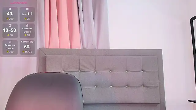 saray reesee online show from February 20, 2026, 8:09 pm