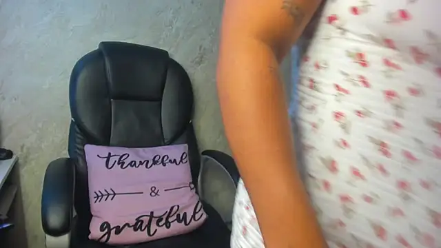 tanisha  lux online show from February 27, 2026, 7:47 pm