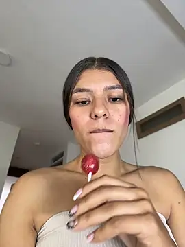 TaylorrHill online show from July 17, 2026, 8:46 pm