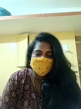 Milky Julia online show from January 6, 2026, 5:27 pm