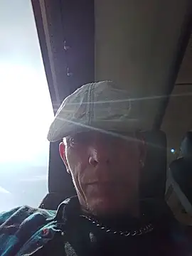 Der Schoene Penis online show from April 15, 2026, 1:18 pm