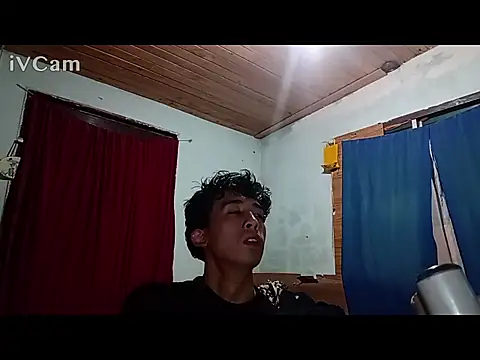 Snapshot of lulubri chatting on August 4, 2026, 5:32 am lulubri online show from August 4, 2026, 5:32 am
