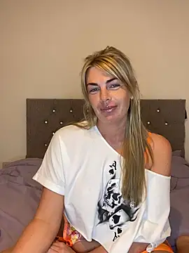 Snapshot of Scarlett_the_girlnextdoor chatting on May 11, 2026, 8:17 pm Scarlett the girlnextdoor online show from May 11, 2026, 8:17 pm