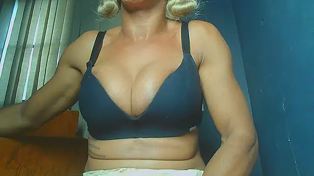 Snapshot of paolla23cm_brasil chatting on July 25, 2026, 4:15 pm paolla23cm brasil online show from July 25, 2026, 4:15 pm