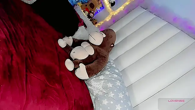 estefany xdd online show from January 18, 2026, 1:04 pm