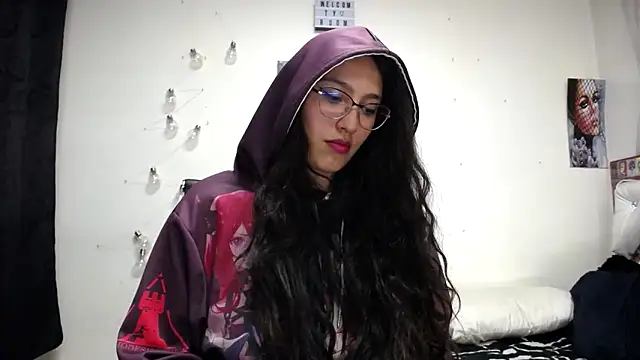 abril onnel online show from February 1, 2025, 12:18 am