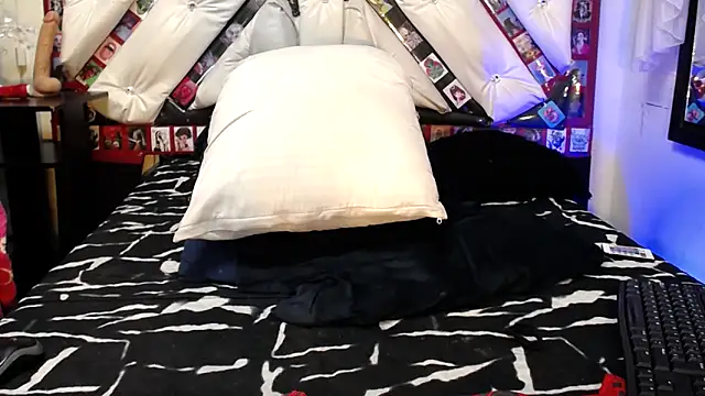 abril onnel online show from March 10, 2025, 8:34 pm